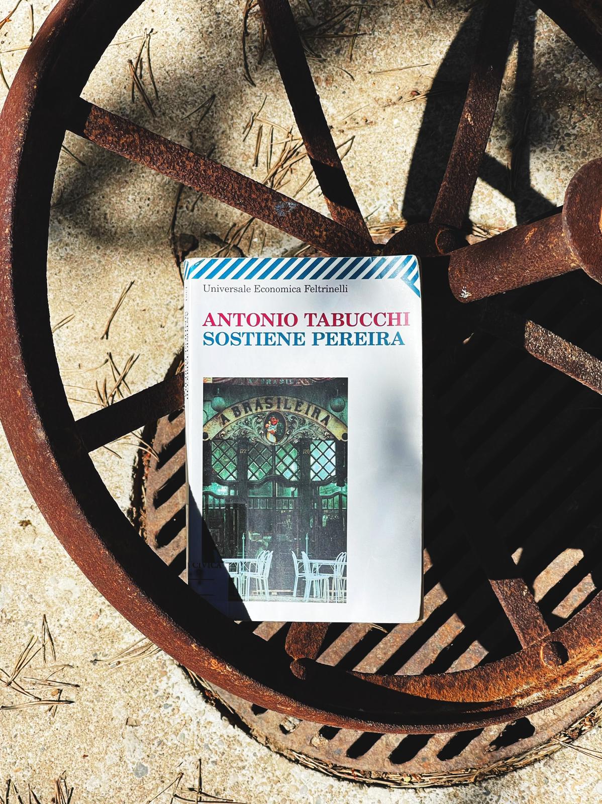 Sostiene Pereira Antonio Tabucchi recensione